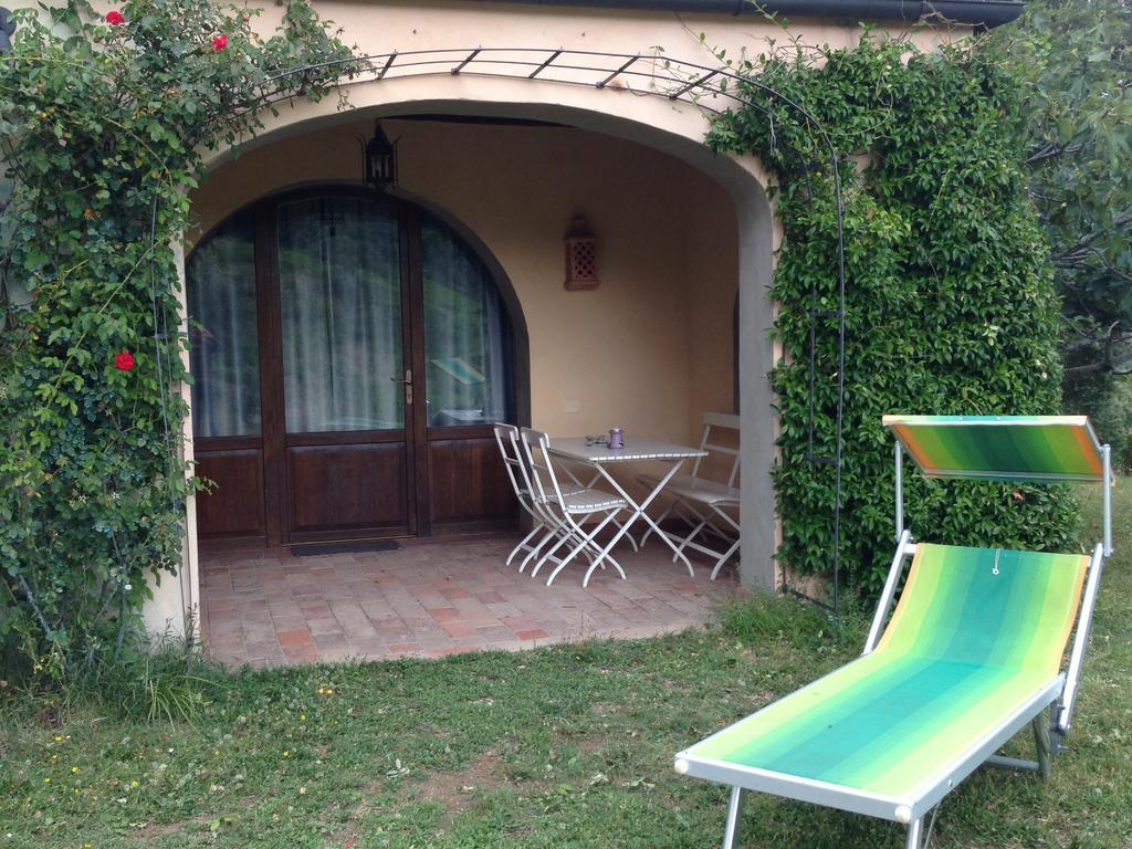 Agriturismo Colle Donatucci Castagneto Carducci Habitación foto